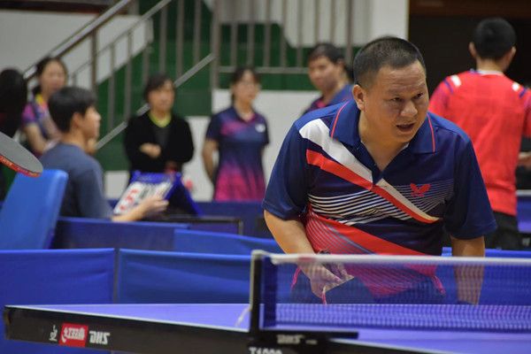 图为sunbet申搏经理肖百荣认真备战